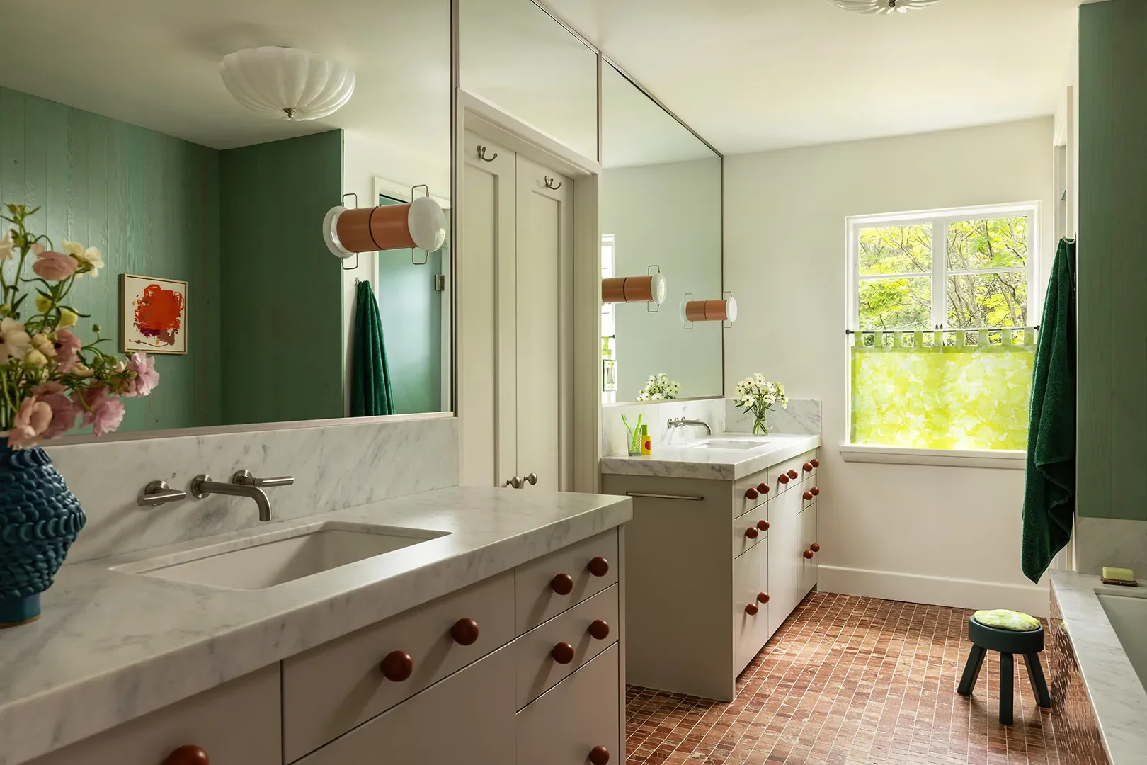 Before & After: Four Tiny Swaps Gave This Baltimore Bathroom a Total Personality Transplant