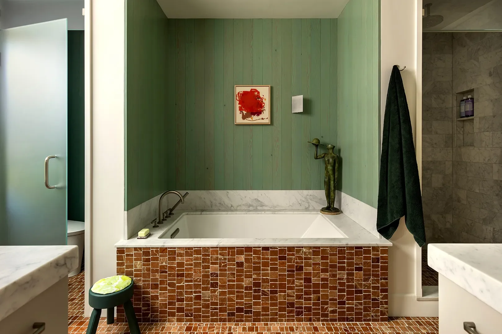 Before & After: Four Tiny Swaps Gave This Baltimore Bathroom a Total Personality Transplant