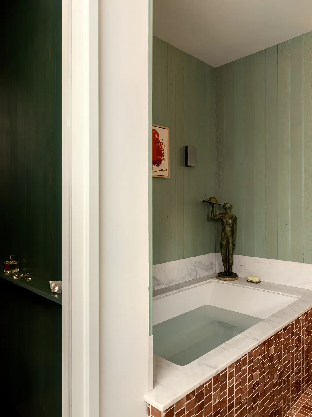 Before & After: Four Tiny Swaps Gave This Baltimore Bathroom a Total Personality Transplant