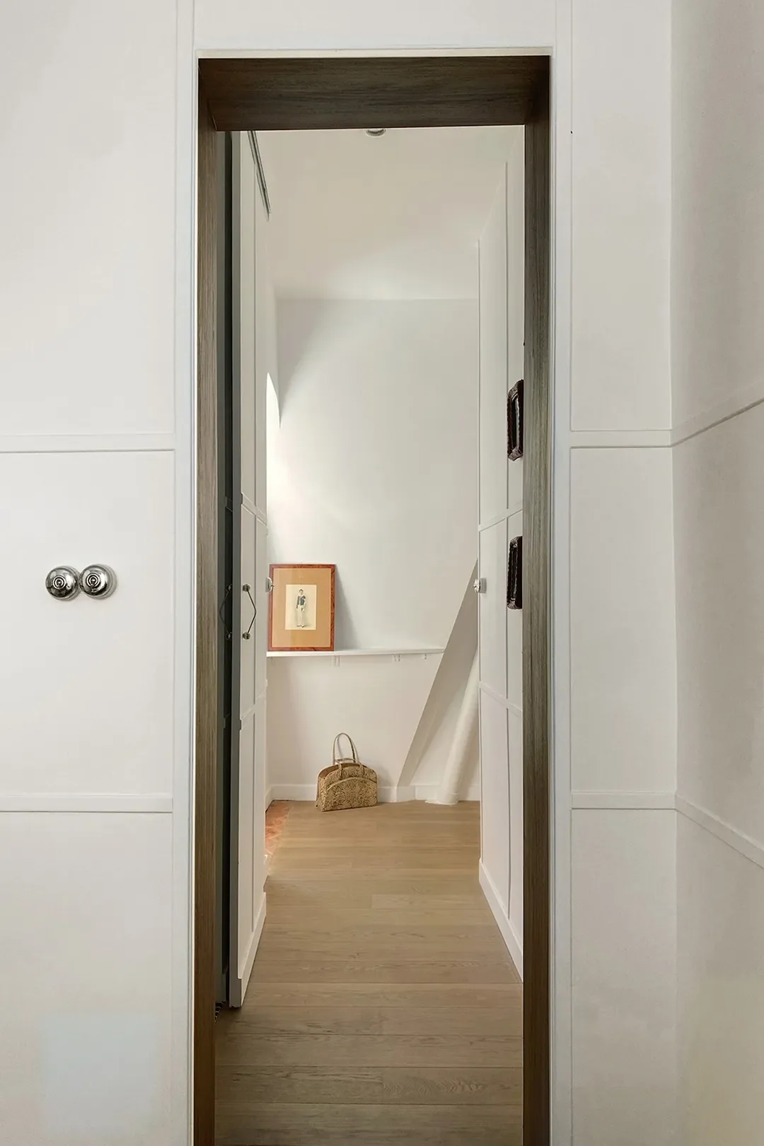 Before & After: This Tiny Parisian Bathroom Got a Pool-Tile Glow-Up Worthy of the City of Light