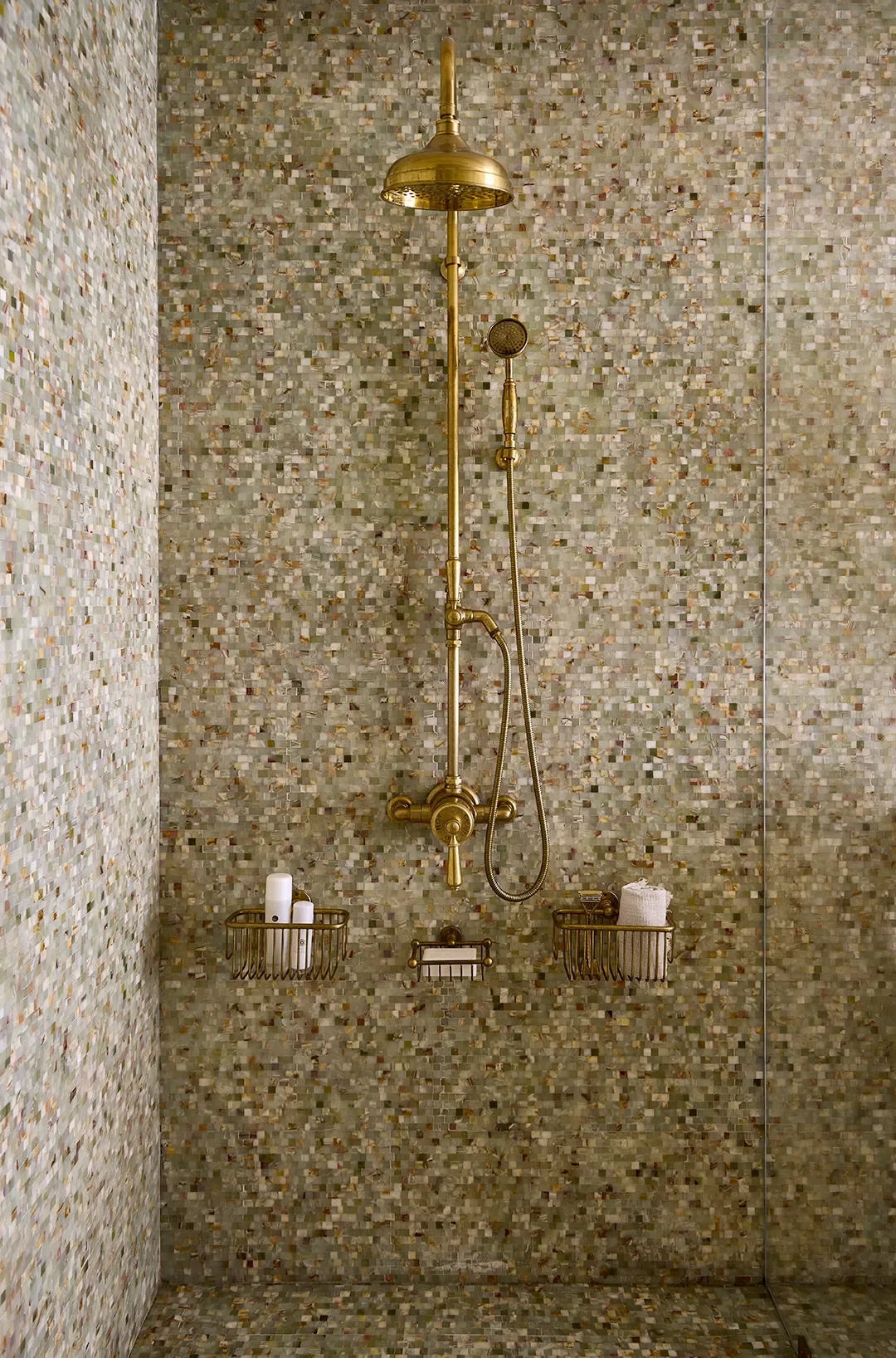 Mosaic Tile Shakes Off Its “Dated” Reputation in This Dreamy Nantucket Bathroom