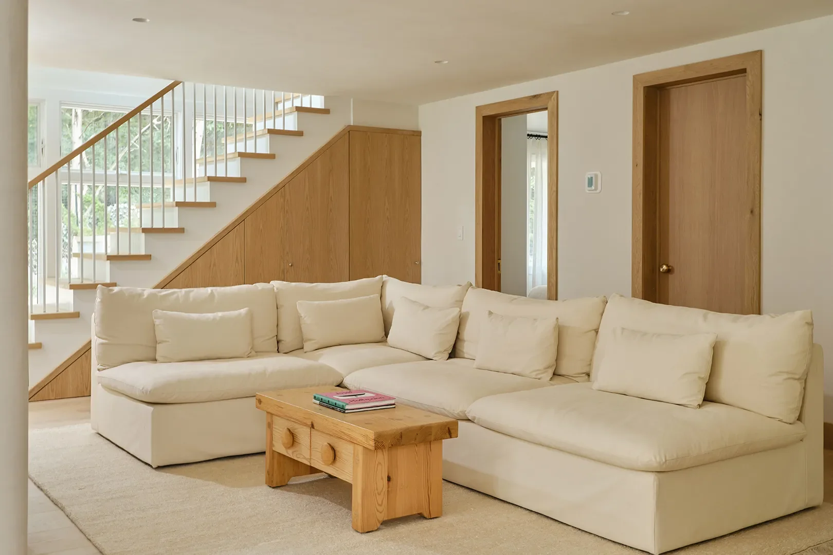 This East Hamptons Home Has Light So Good It Should Have Its Own Agent