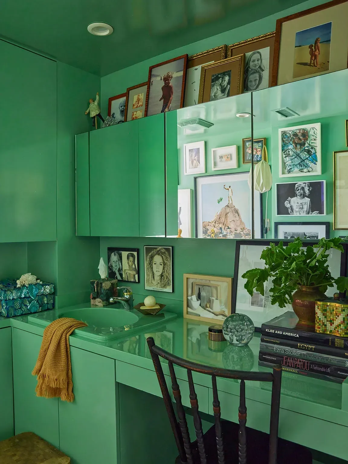 The Era That’s Secretly Behind the Next Wave of Bathroom Remodels