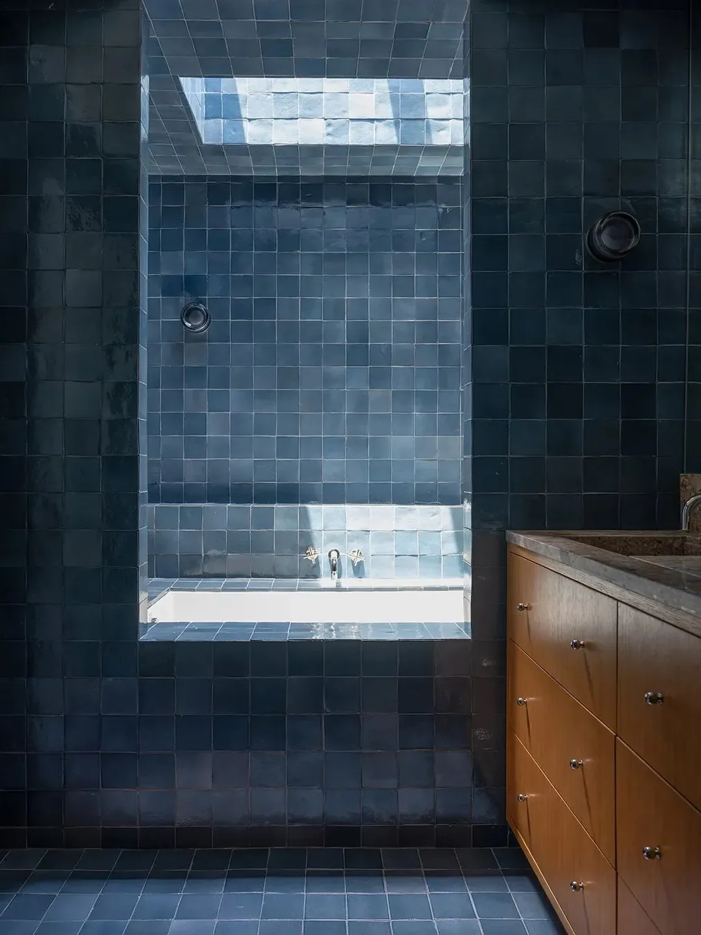 The Era That’s Secretly Behind the Next Wave of Bathroom Remodels