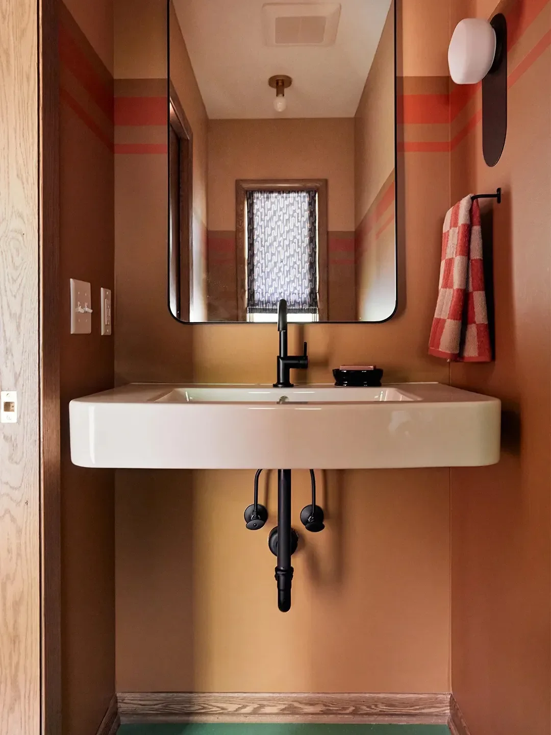 The Era That’s Secretly Behind the Next Wave of Bathroom Remodels