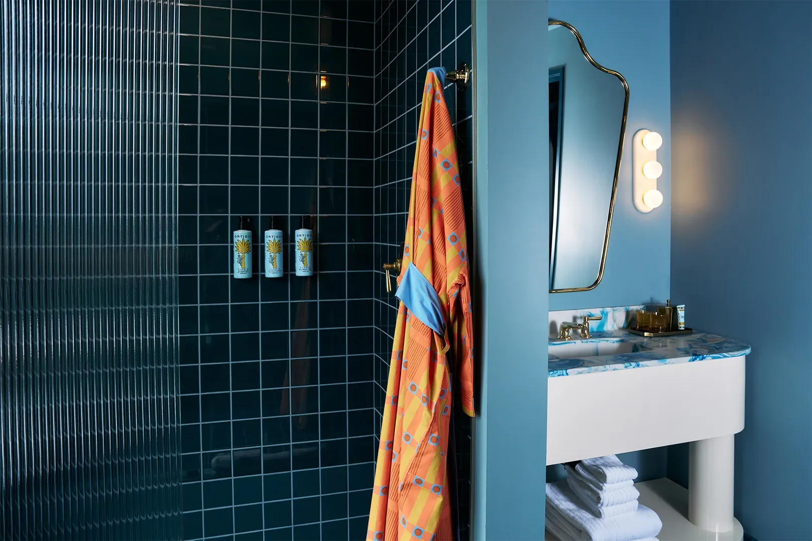 We’re Only Stealing Reno Inspiration From Hotel Bathrooms From Now On (Sorry, Not Sorry)