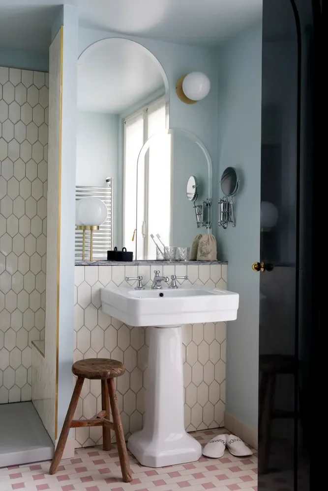 We’re Only Stealing Reno Inspiration From Hotel Bathrooms From Now On (Sorry, Not Sorry)